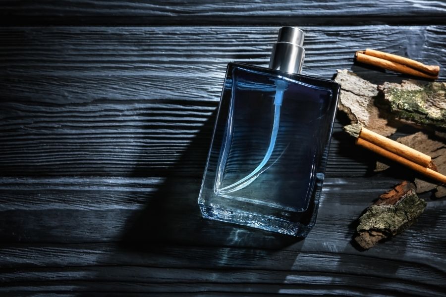 Ce parfumuri preferă femeile?